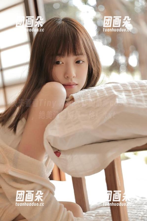快来看看Tiny Asa女仆的最新cos写真，绝美造型别具一格！.txt